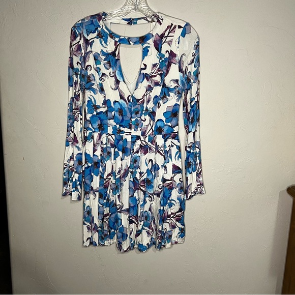 Free People Teagan Floral Blue Purple Boho Double V Cutout Mini Dress - Picture 4 of 14